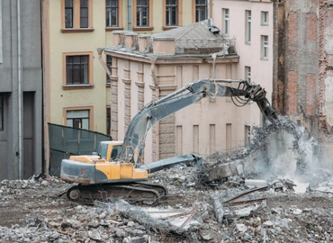 Mid rise commercial structure demolition in Dallas Texas by Best Dallas Demolition team